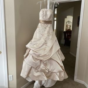 Oleg Cassini size 0 Taupe wedding dress
